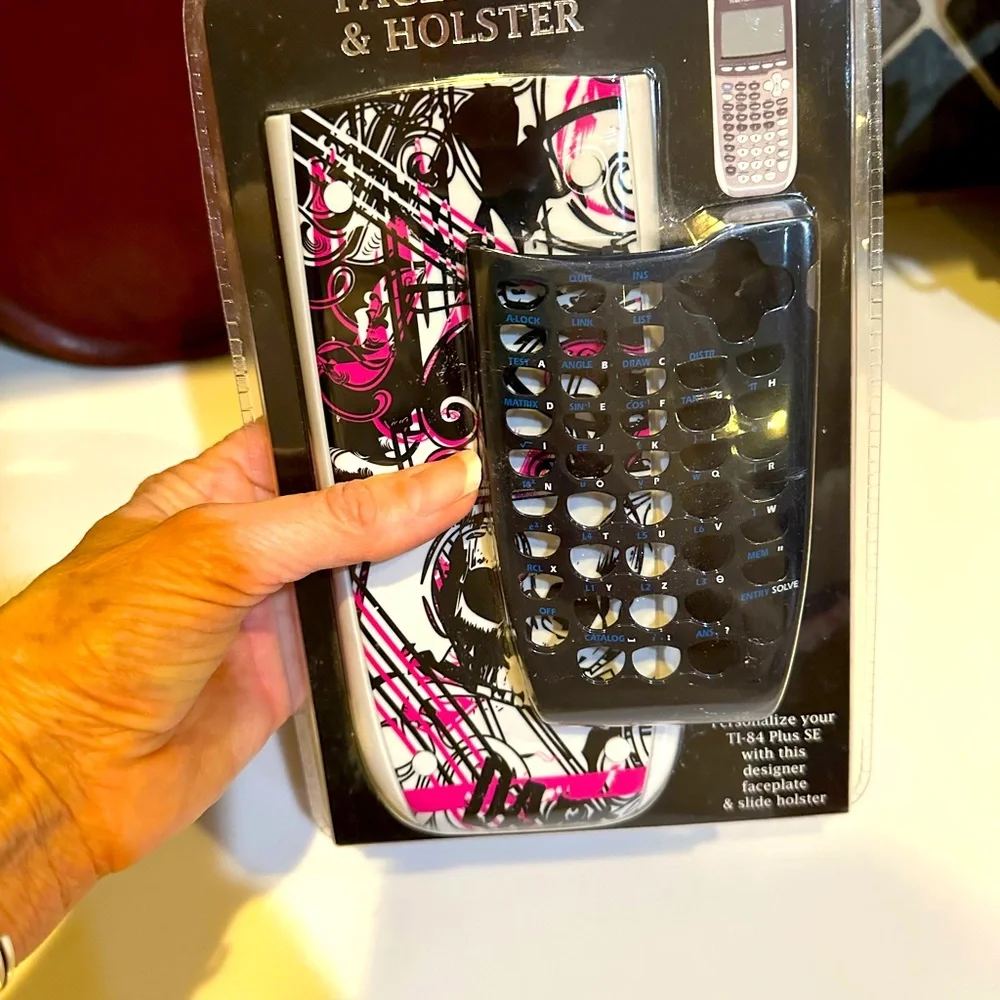 TI-84 PLUS SE DESIGNER FACEPLATE AND HOLSTER PINK BLACK #21095 CALCULATOR COVER